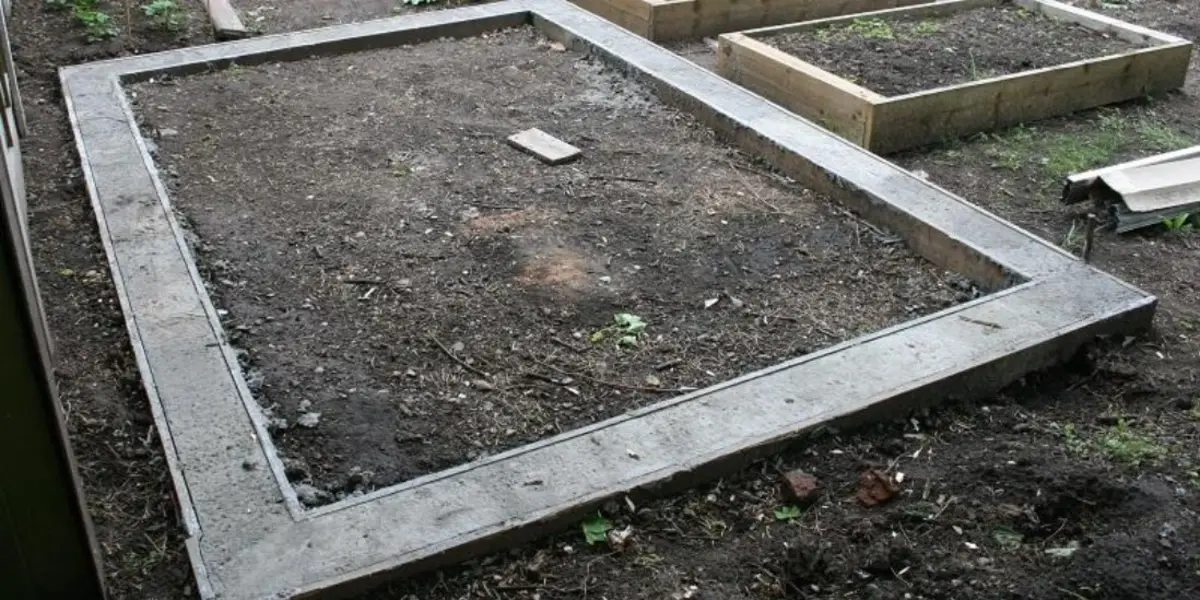 Fundament betonowy pod szklarnię